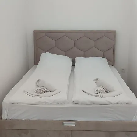 Boem Skadarlija Parking Apartment