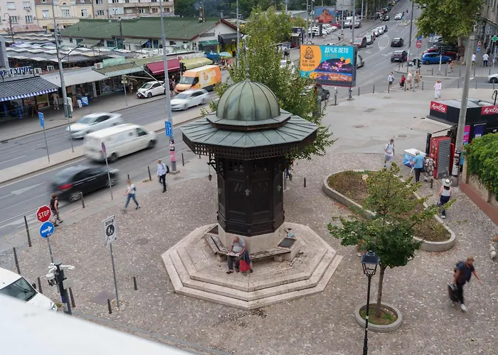 Boem Skadarlija Parking アパート